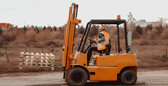 What are the main parts of a forklift?